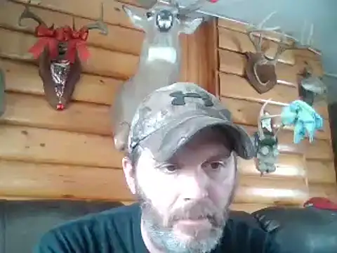 Snapshot of big-fun1981 chatting on 02-10-25, 06:03 big-fun1981 online show from 02-10-25, 06:03