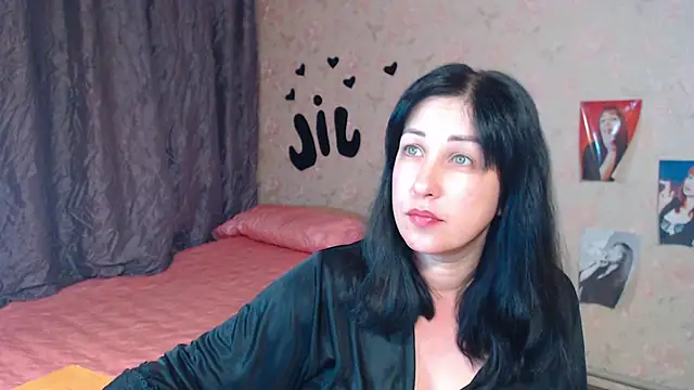 Snapshot of JillStevens chatting on 10-10-25, 12:11 JillStevens online show from 10-10-25, 12:11