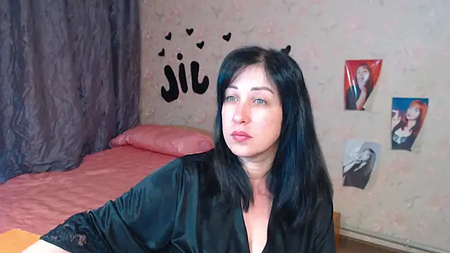 Snapshot of JillStevens chatting on 10-15-25, 01:48 JillStevens online show from 10-15-25, 01:48