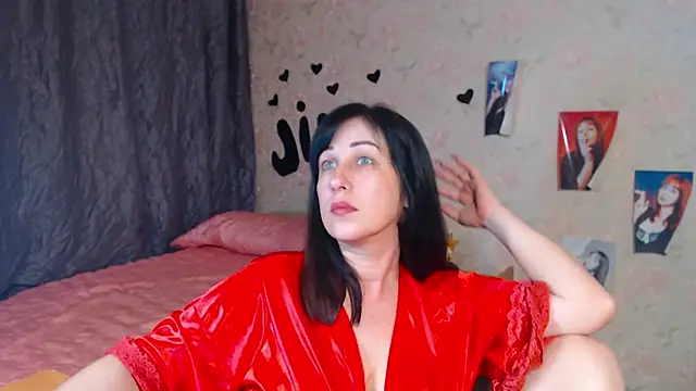 Snapshot of JillStevens chatting on 09-10-25, 03:49 JillStevens online show from 09-10-25, 03:49
