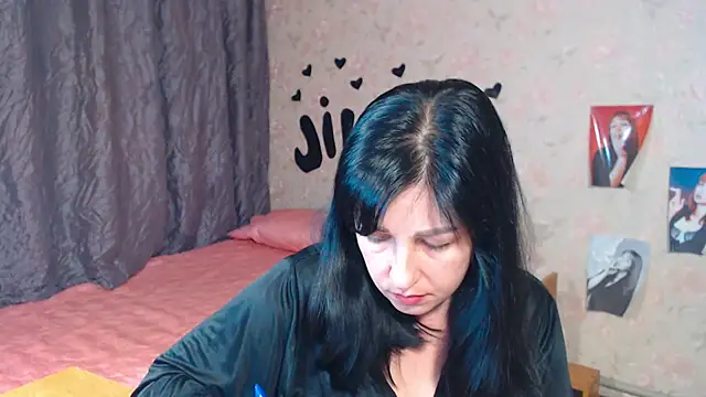 Snapshot of JillStevens chatting on 10-01-25, 04:33 JillStevens online show from 10-01-25, 04:33