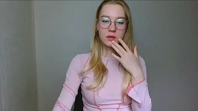 cindi hot online show from 12-21-25, 12:29