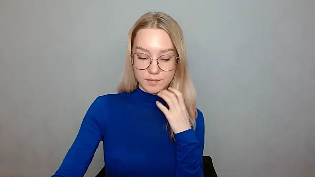 Snapshot of cindi_hot chatting on 02-11-25, 11:31 cindi hot online show from 02-11-25, 11:31