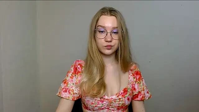 Snapshot of cindi_hot chatting on 06-11-26, 09:50 cindi hot online show from 06-11-26, 09:50