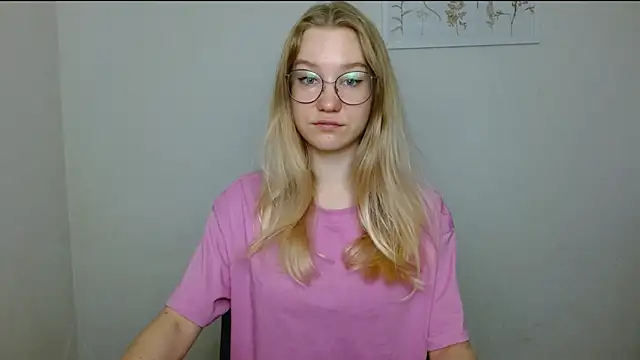 Snapshot of cindi_hot chatting on 09-19-25, 10:30 cindi hot online show from 09-19-25, 10:30