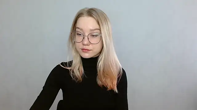 Snapshot of cindi_hot chatting on 02-03-25, 10:03 cindi hot online show from 02-03-25, 10:03