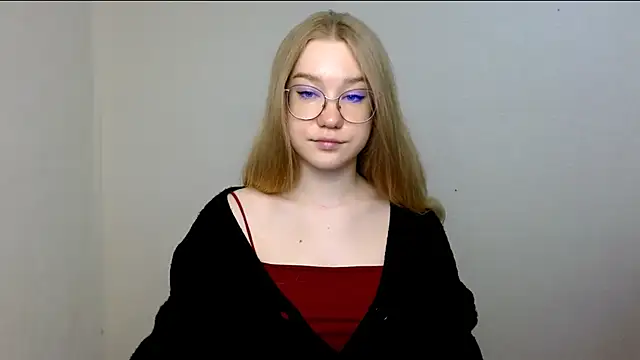 Snapshot of cindi_hot chatting on 04-26-26, 11:18 cindi hot online show from 04-26-26, 11:18