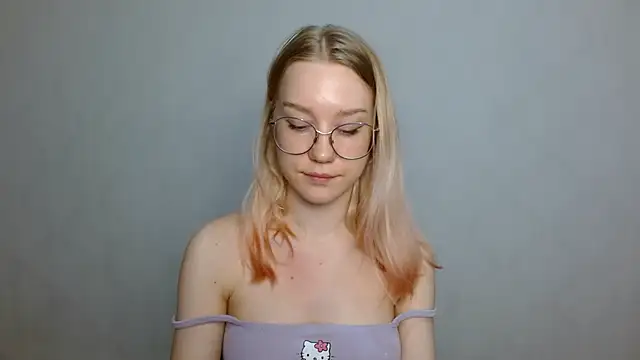 Snapshot of cindi_hot chatting on 01-24-25, 12:31 cindi hot online show from 01-24-25, 12:31