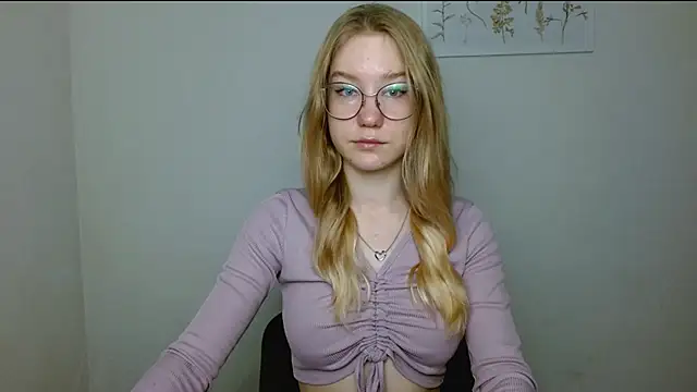 Snapshot of cindi_hot chatting on 10-09-25, 08:48 cindi hot online show from 10-09-25, 08:48