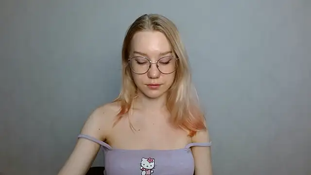 Snapshot of cindi_hot chatting on 01-24-25, 09:17 cindi hot online show from 01-24-25, 09:17