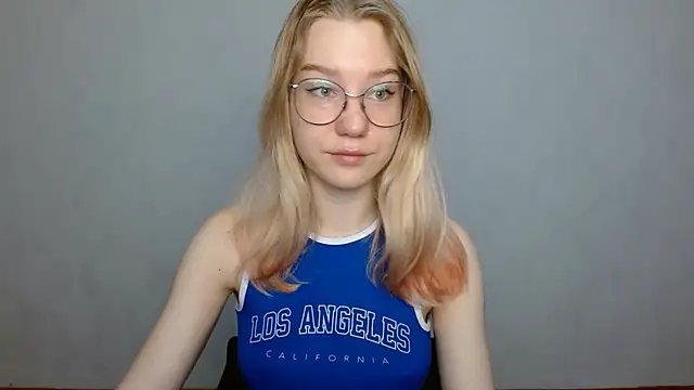 Snapshot of cindi_hot chatting on 02-08-25, 08:42 cindi hot online show from 02-08-25, 08:42