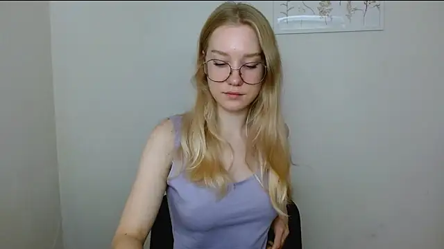 Snapshot of cindi_hot chatting on 09-21-25, 09:25 cindi hot online show from 09-21-25, 09:25