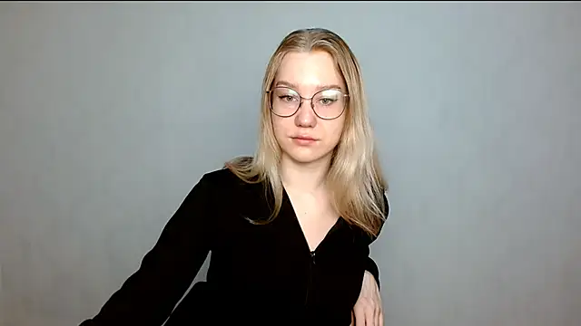 Snapshot of cindi_hot chatting on 03-03-25, 08:30 cindi hot online show from 03-03-25, 08:30