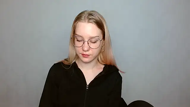 Snapshot of cindi_hot chatting on 01-25-25, 08:53 cindi hot online show from 01-25-25, 08:53