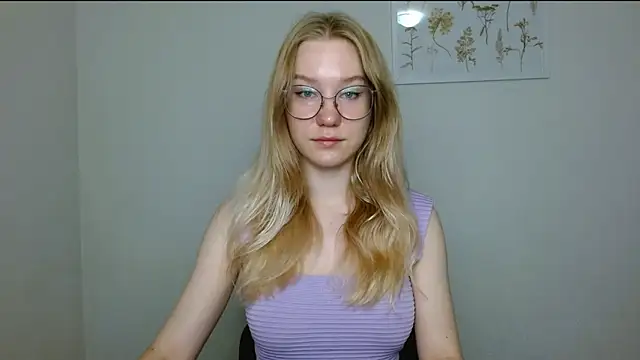 Snapshot of cindi_hot chatting on 09-24-25, 09:05 cindi hot online show from 09-24-25, 09:05