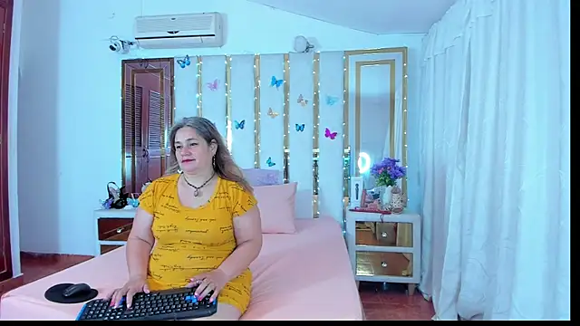 AnyelaGitanaMature online show from 09-15-25, 02:34
