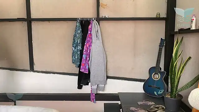 IsusSun online show from 12-21-25, 04:52