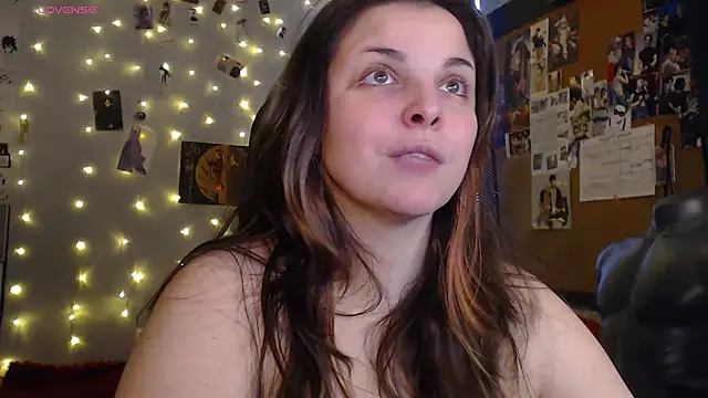 Snapshot of Saya_sweet chatting on 10-12-25, 09:43 Saya sweet online show from 10-12-25, 09:43