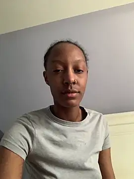 Bluesaphireee online show from 03-04-25, 05:03