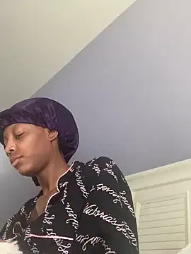 Bluesaphireee online show from 03-16-25, 07:27