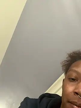 Bluesaphireee online show from 03-17-25, 05:16