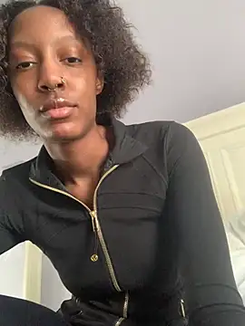 Bluesaphireee online show from 03-09-25, 06:54