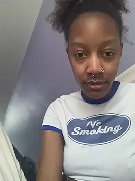 Bluesaphireee online show from 03-17-25, 02:12