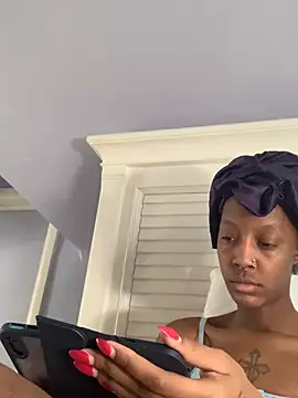 Bluesaphireee online show from 03-12-25, 06:11