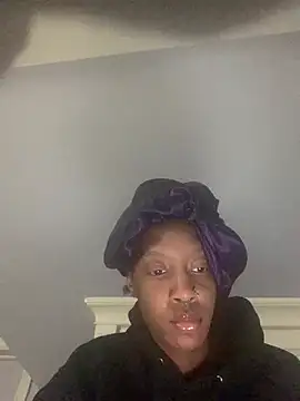 Bluesaphireee online show from 03-11-25, 07:24