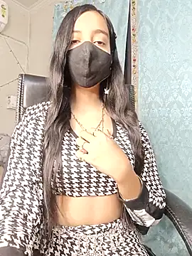 Parinaaz18 online show from 12-20-25, 02:03