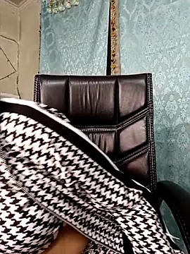 Parinaaz18 online show from 11-10-25, 01:32