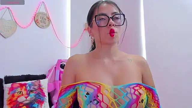 EmillySanders online show from 12-16-25, 03:05