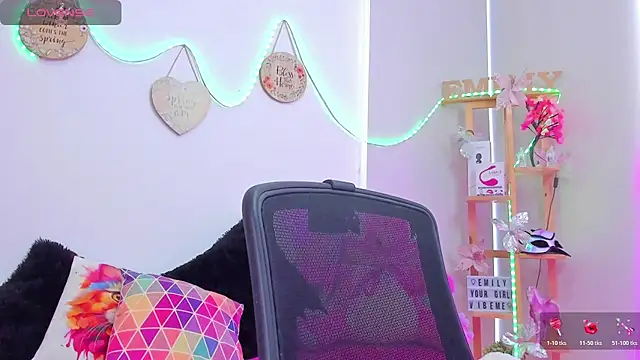 EmillySanders online show from 11-15-25, 08:02