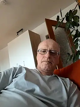 Milkasahne64 online show from 11-01-25, 10:31