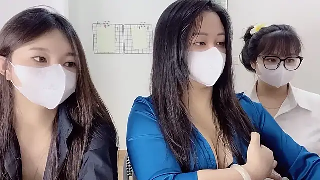 Snapshot of Bamboo_Swetie chatting on 12-16-25, 03:27 Bamboo Swetie online show from 12-16-25, 03:27