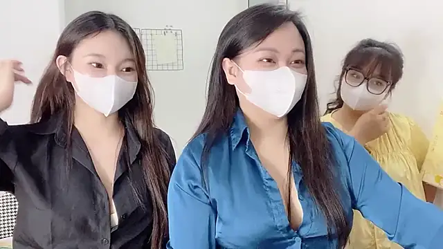 Snapshot of Bamboo_Swetie chatting on 12-22-25, 03:12 Bamboo Swetie online show from 12-22-25, 03:12