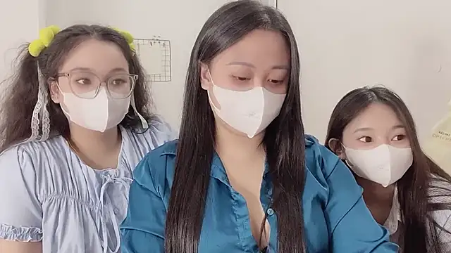 Snapshot of Bamboo_Swetie chatting on 11-15-25, 03:05 Bamboo Swetie online show from 11-15-25, 03:05