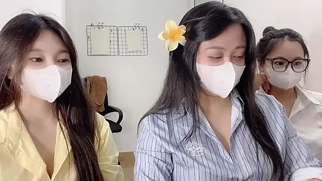 Snapshot of Bamboo_Swetie chatting on 12-02-25, 01:57 Bamboo Swetie online show from 12-02-25, 01:57