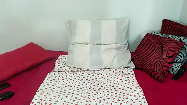 Snapshot of massiveme38 chatting on 01-14-26, 04:43 massiveme38 online show from 01-14-26, 04:43