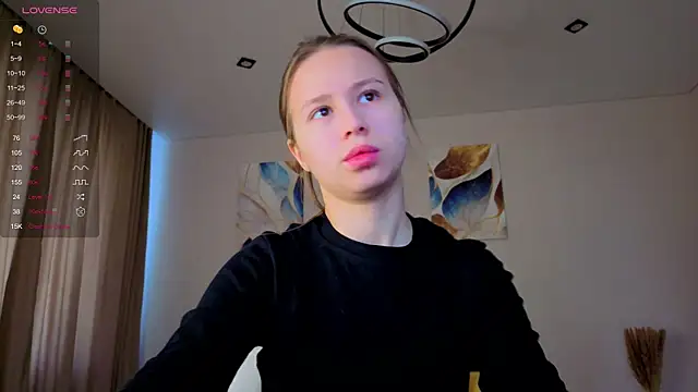 Snapshot of Dream_emma chatting on 12-18-25, 05:45 Dream emma online show from 12-18-25, 05:45