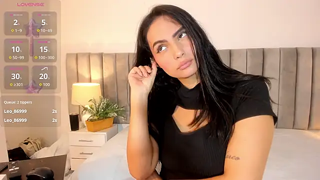 Snapshot of kareena_basu chatting on 03-04-26, 03:14 kareena basu online show from 03-04-26, 03:14