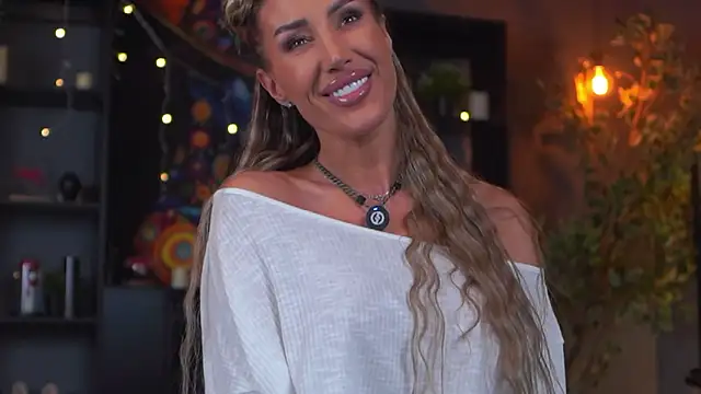 Snapshot of Evelyn_Evyyy chatting on 02-08-26, 07:11 Evelyn Evyyy online show from 02-08-26, 07:11