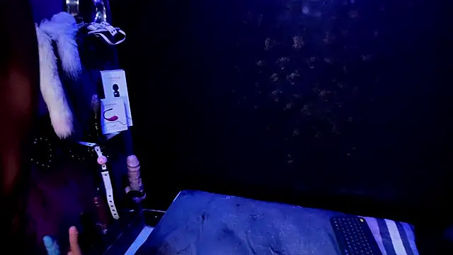 Alexa Slave online show from 02-25-25, 07:38