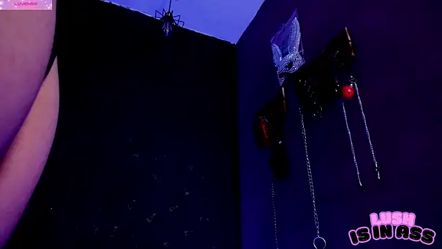 Alexa Slave online show from 04-25-26, 07:22