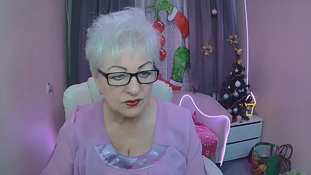 KayleSmoll online show from 12-18-25, 07:29