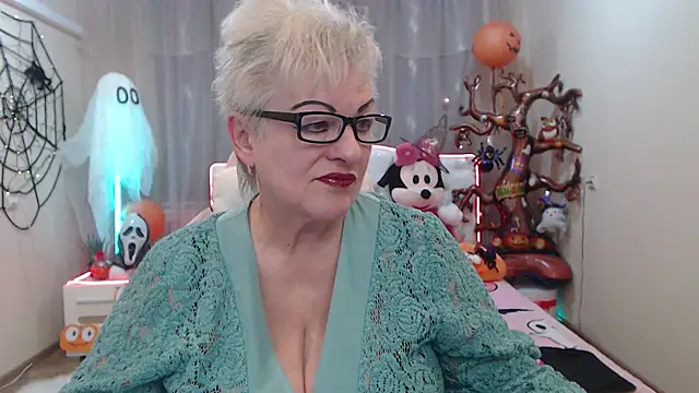 KayleSmoll online show from 10-24-25, 06:29