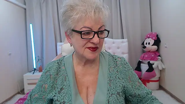 Snapshot of KayleSmoll chatting on 05-06-26, 06:34 KayleSmoll online show from 05-06-26, 06:34