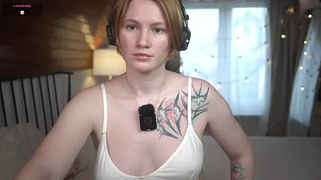 Snapshot of AkaneiroDemon chatting on 01-30-25, 01:53 AkaneiroDemon online show from 01-30-25, 01:53