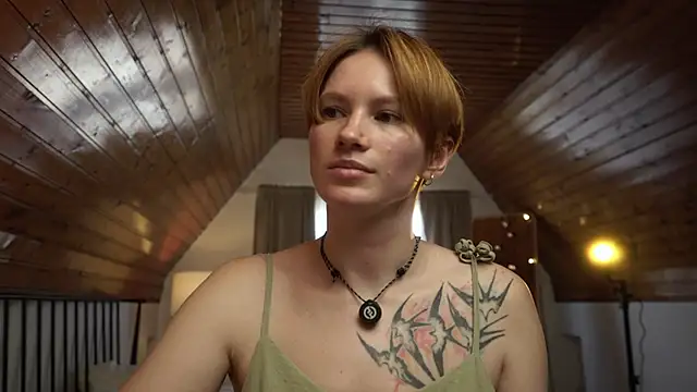 Snapshot of AkaneiroDemon chatting on 10-14-25, 01:01 AkaneiroDemon online show from 10-14-25, 01:01