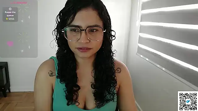 cinnamon rosa online show from 10-12-25, 08:43